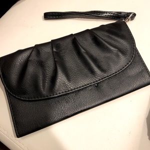Black clutch